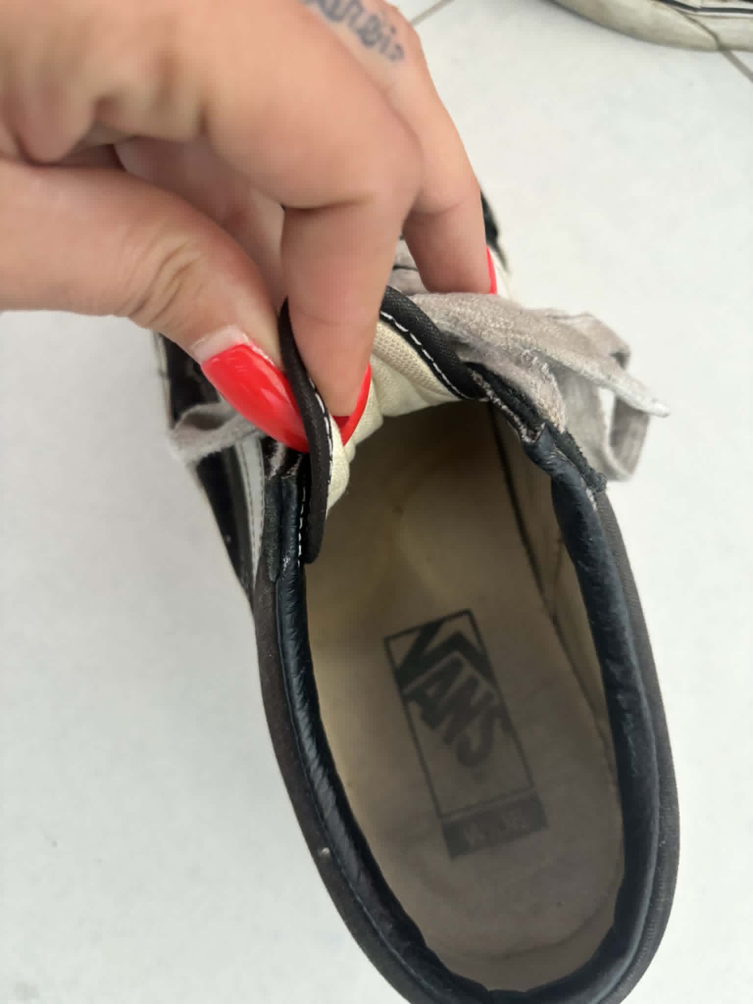 oude gedragen schoenen