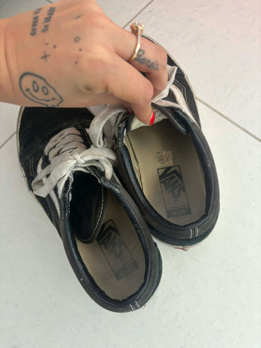 oude gedragen schoenen