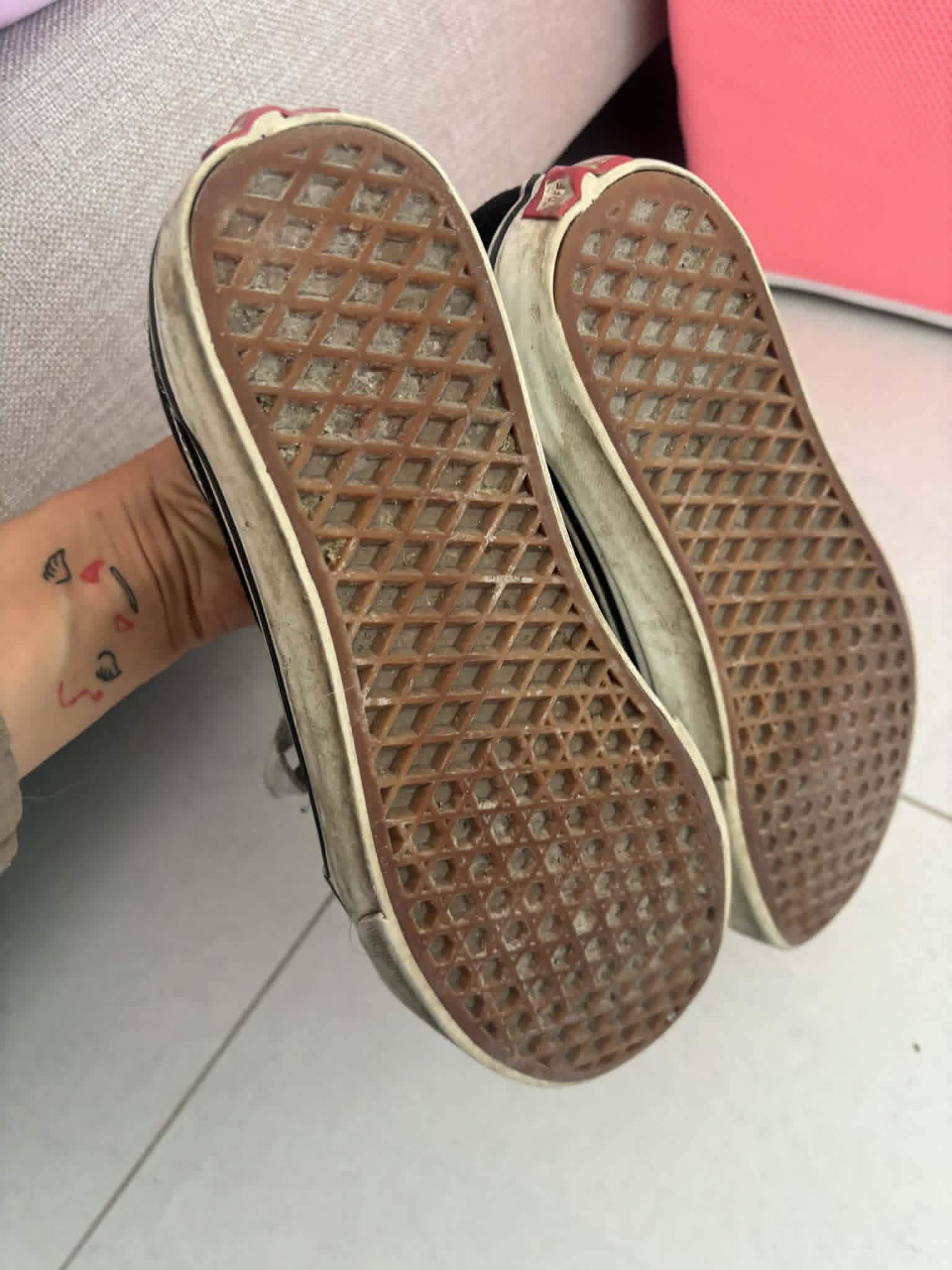 oude gedragen schoenen